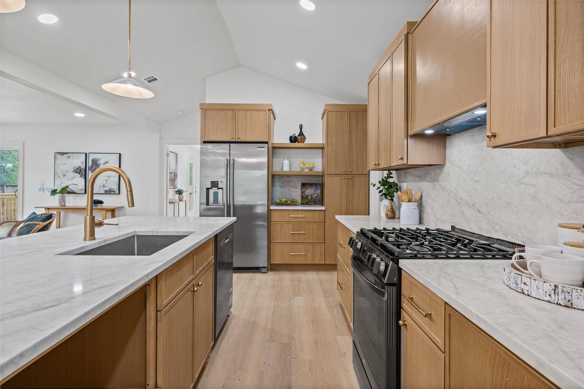 811 Glen Oak DR, Austin, TX 78745