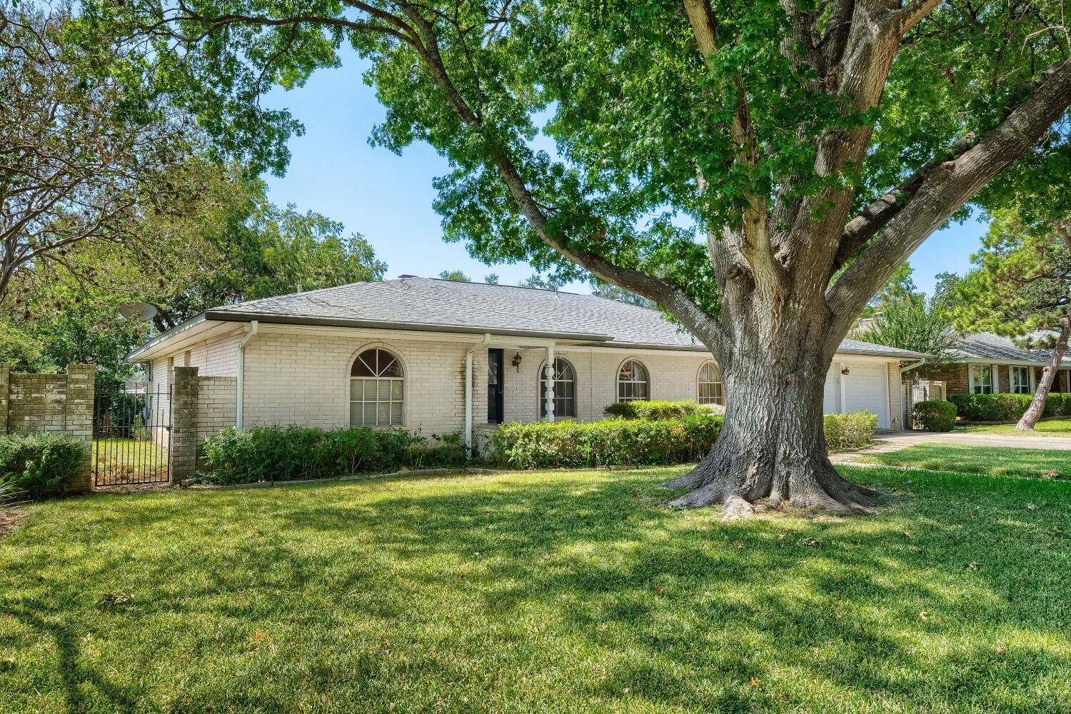 6018 Woodwick DR, Windcrest, TX 78239