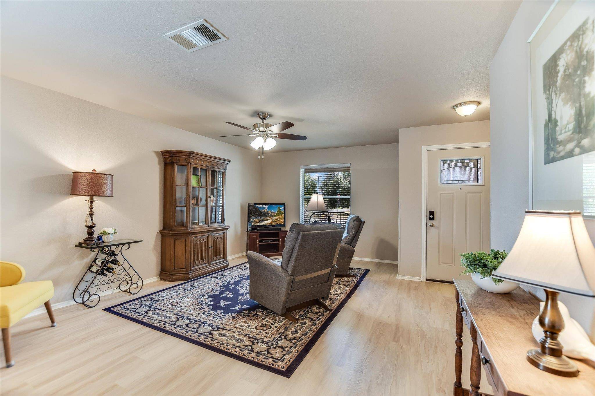 2800 Tyler LN, Taylor, TX 76574