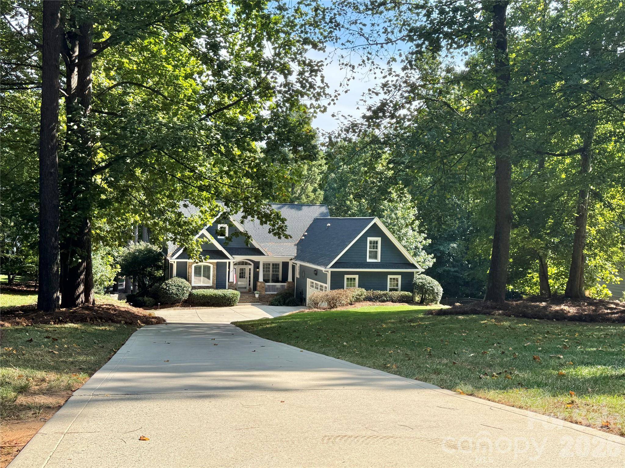 9040 Fair Oak DR, Sherrills Ford, NC 28673