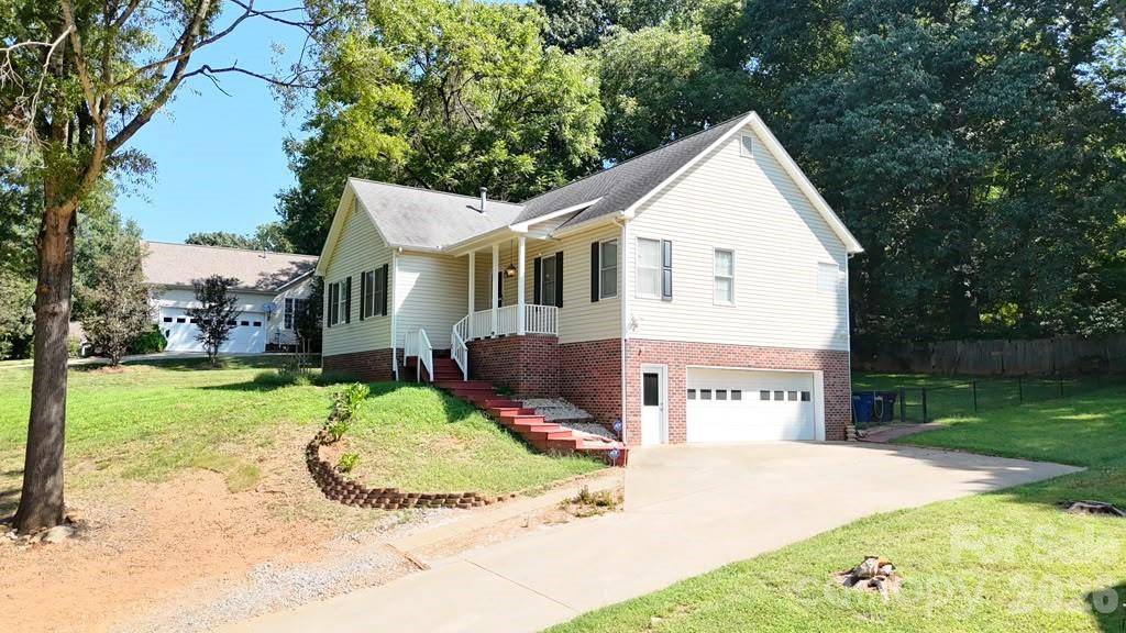 203 Springfield RD, Statesville, NC 28625