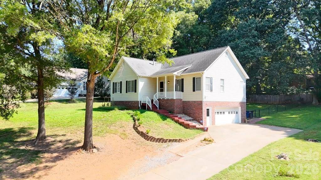 203 Springfield RD, Statesville, NC 28625