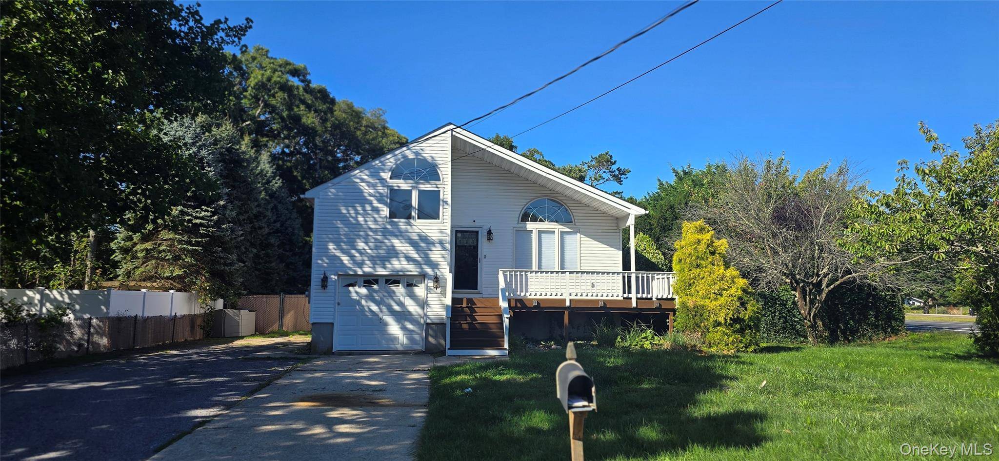 107 Parkview DR, Shirley, NY 11967