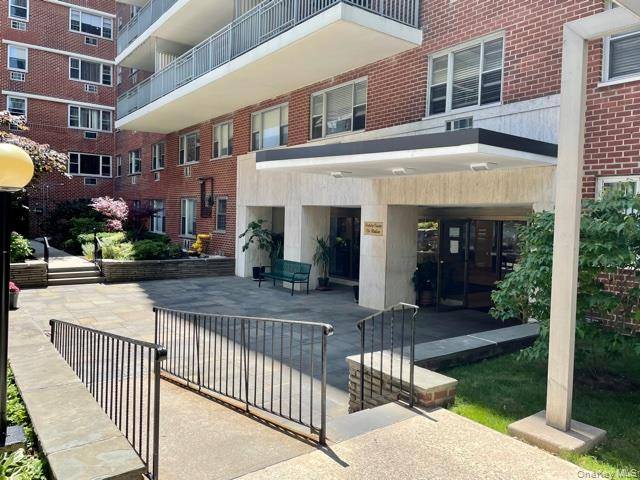 52-30 39 DR #LN, Woodside, NY 11377