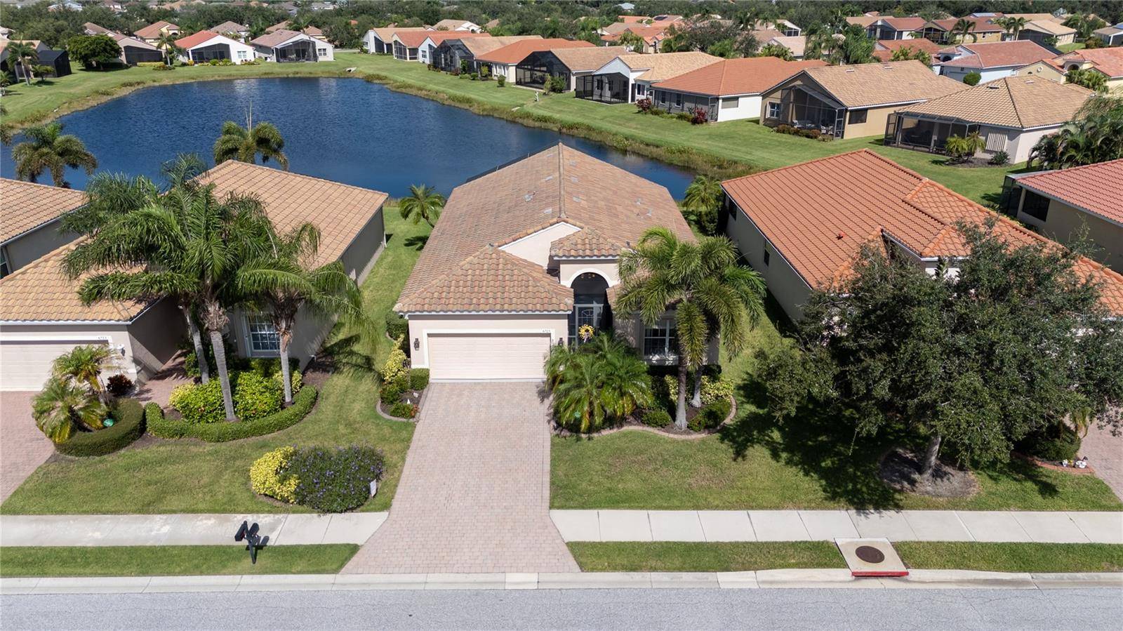 6725 41ST STREET CIR E, Sarasota, FL 34243