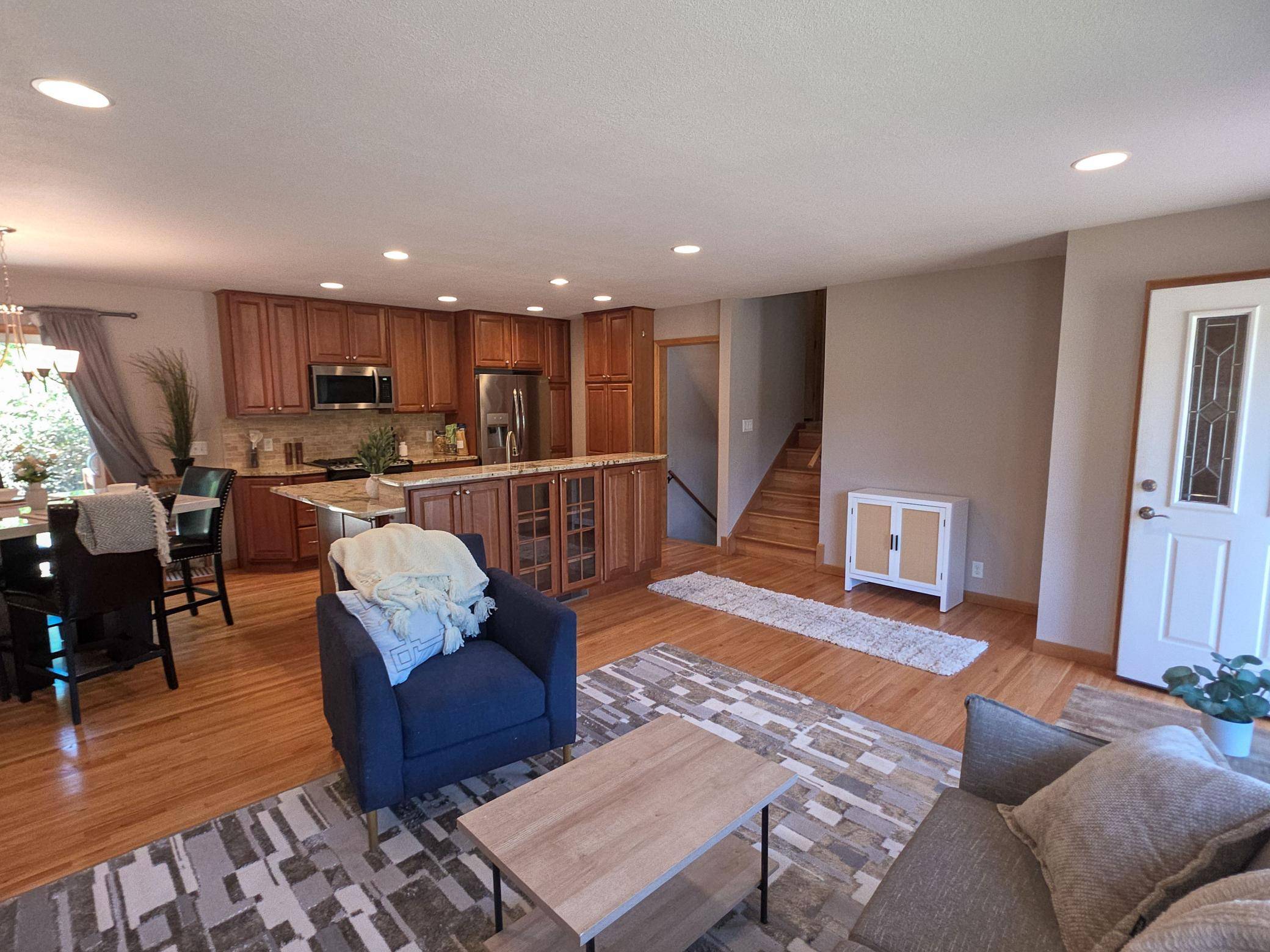 5033 Overlook DR, Bloomington, MN 55437
