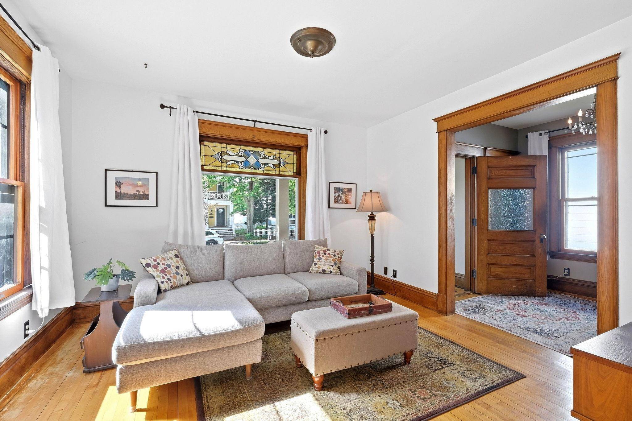 2725 Garfield AVE, Minneapolis, MN 55408