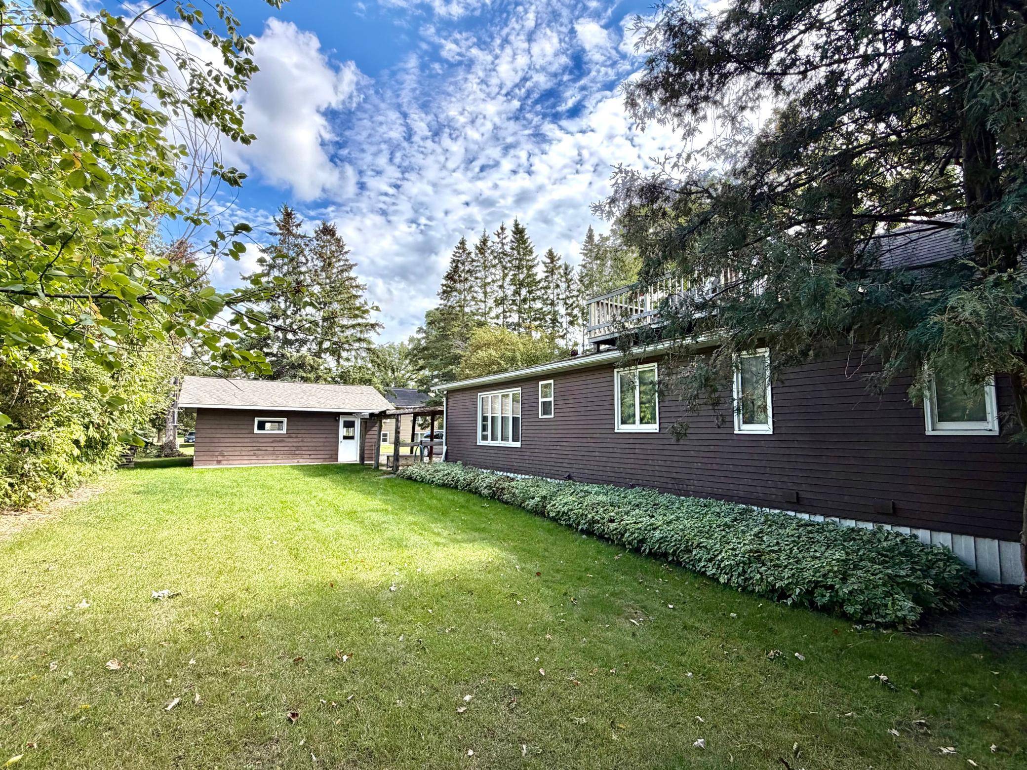 301 5th ST SE, Roseau, MN 56751