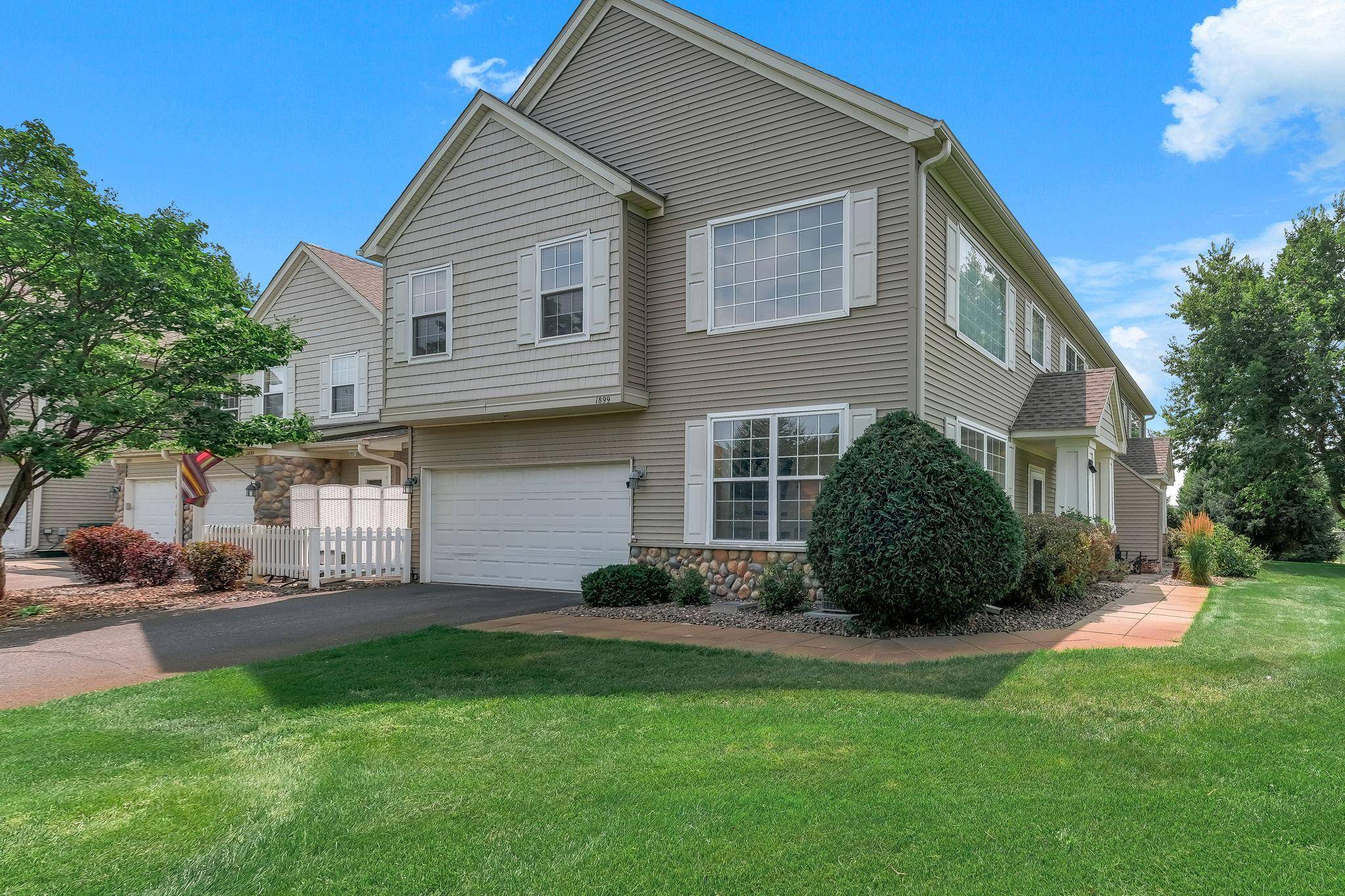 1899 Wildflower CT, Shoreview, MN 55126