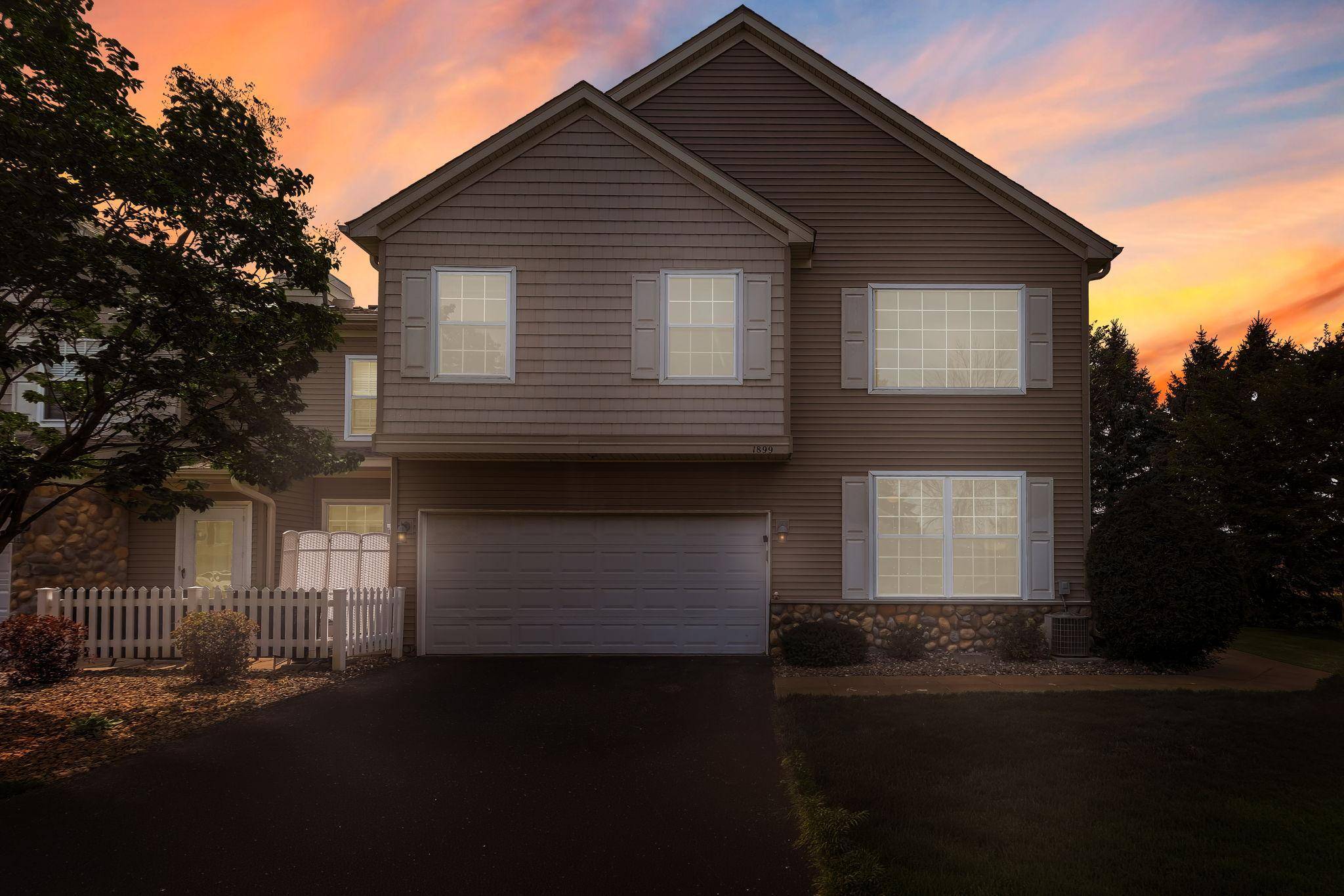 1899 Wildflower CT, Shoreview, MN 55126