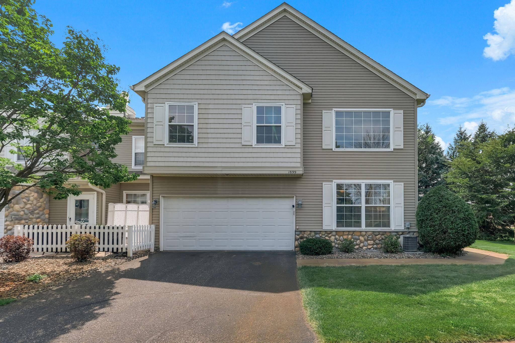1899 Wildflower CT, Shoreview, MN 55126