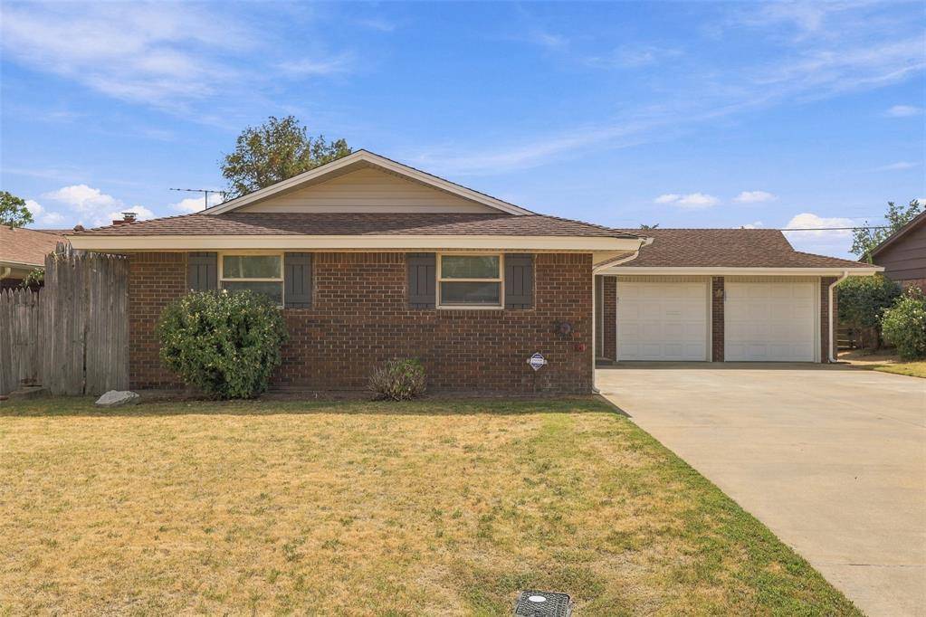 7704 NW 25th ST, Bethany, OK 73008
