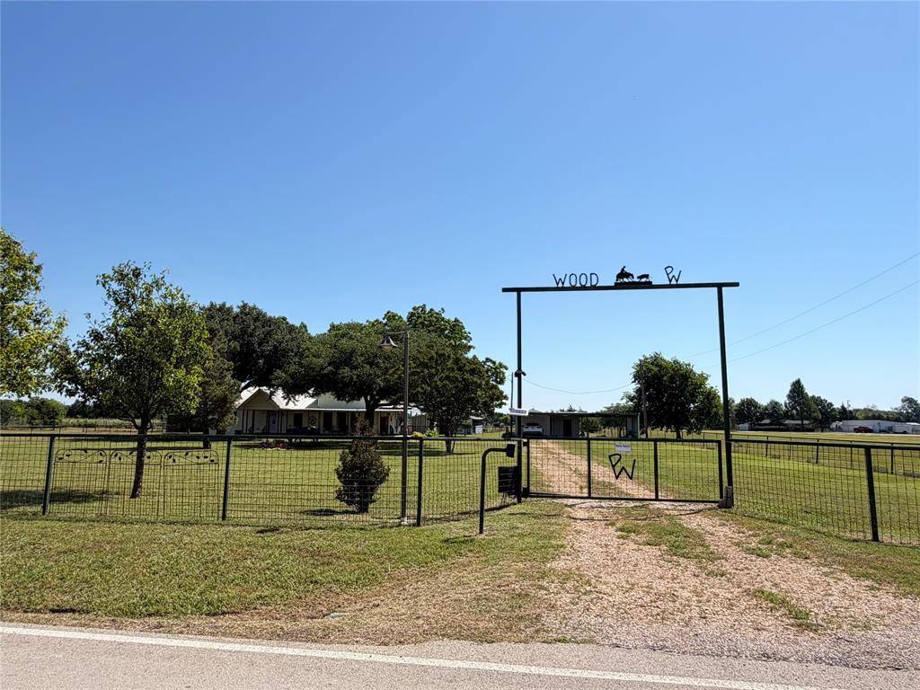 330 S Goode Road, Wilmer, TX 75172