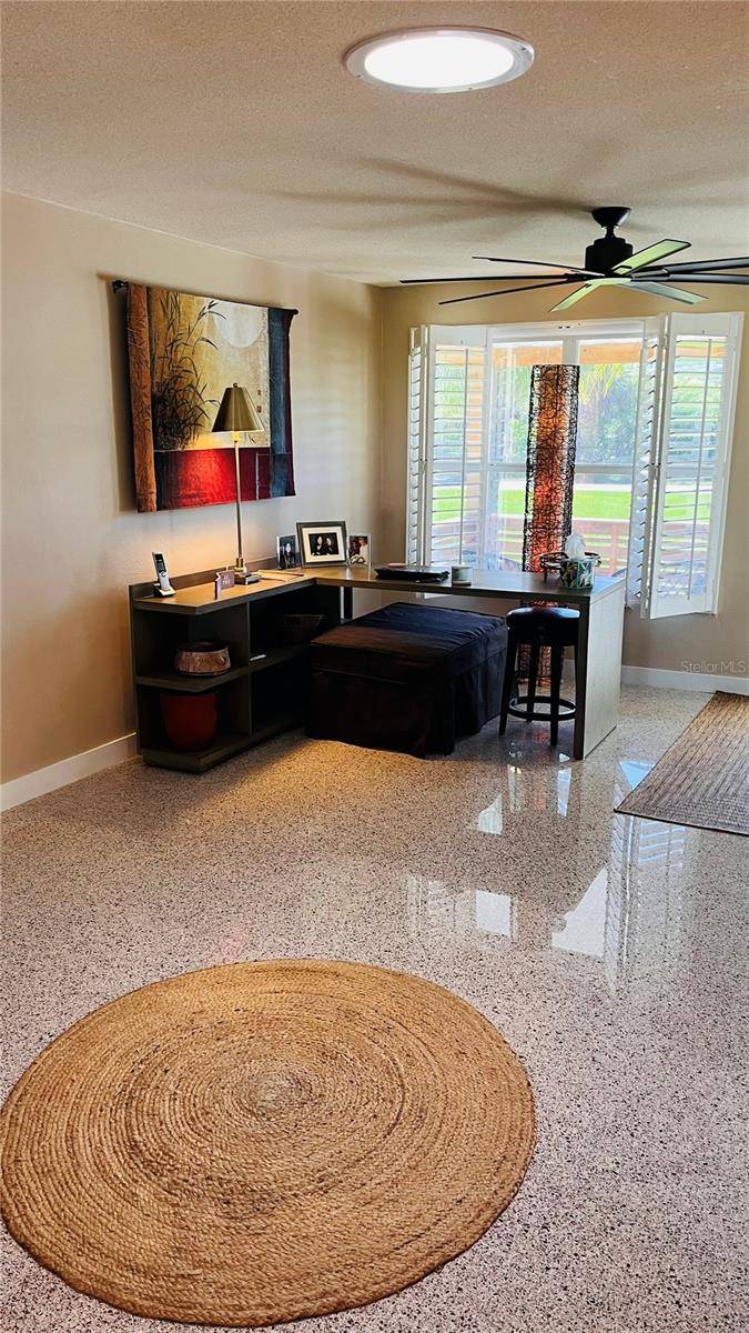 527 S PENINSULA AVE, New Smyrna Beach, FL 32169