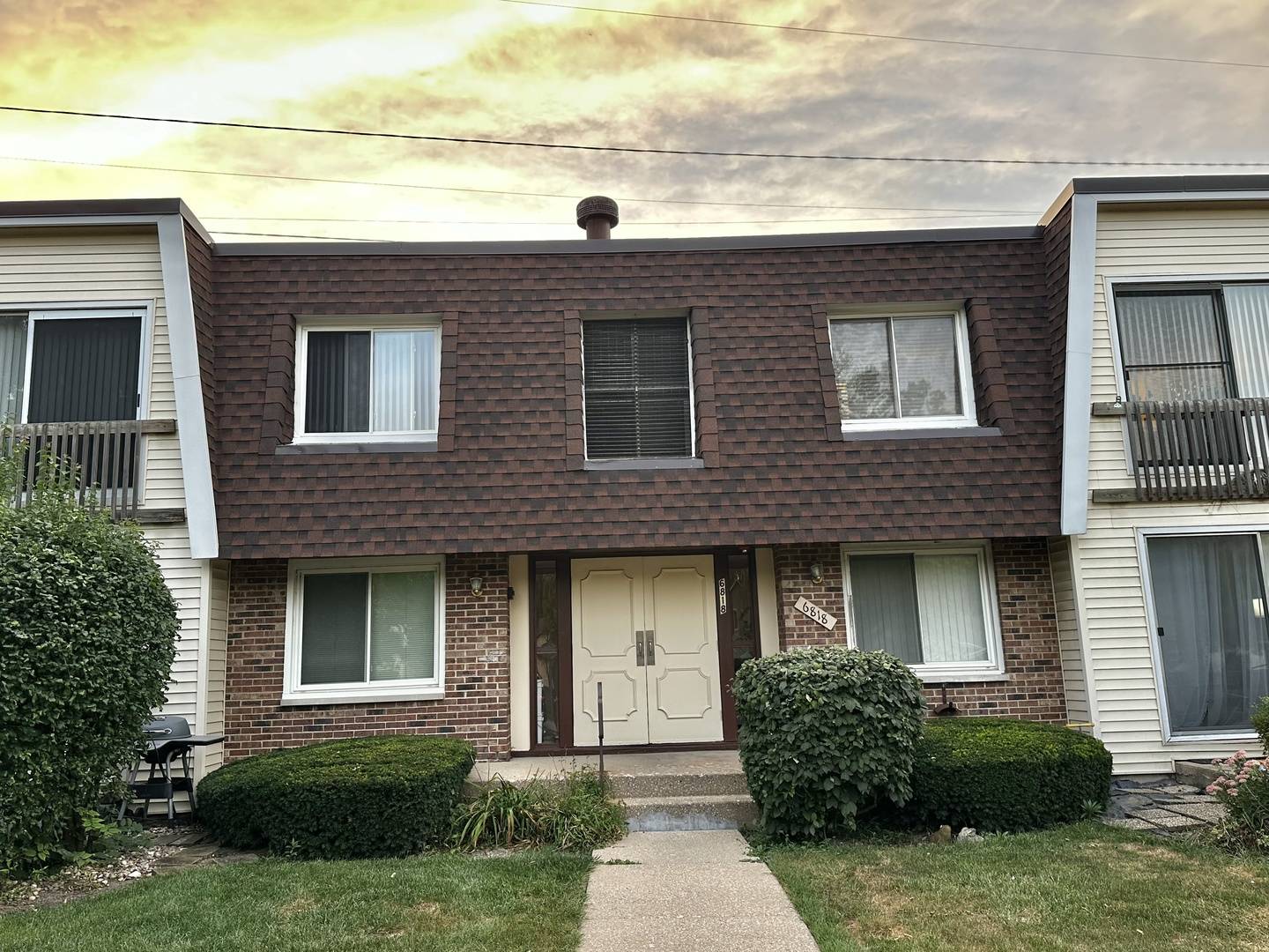 6818 Roberts DR #6, Woodridge, IL 60517