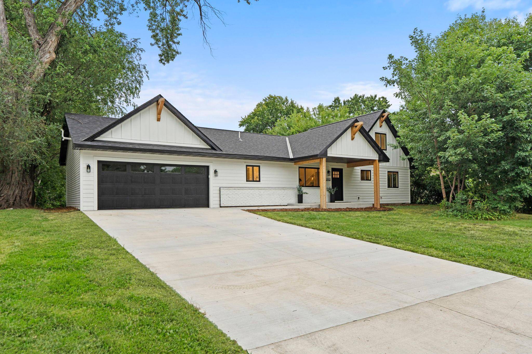 9931 Quince ST NW, Coon Rapids, MN 55433