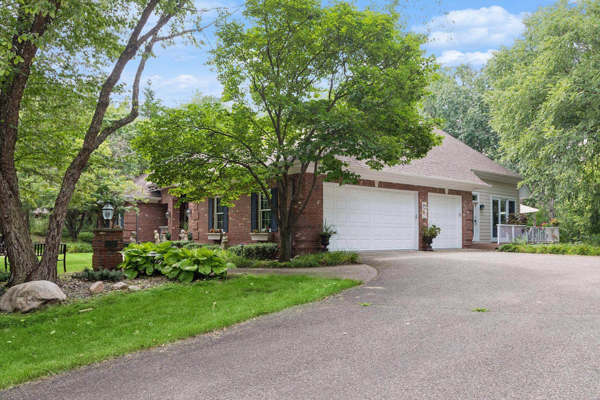 1959 Pine Ridge DR, West Saint Paul, MN 55118