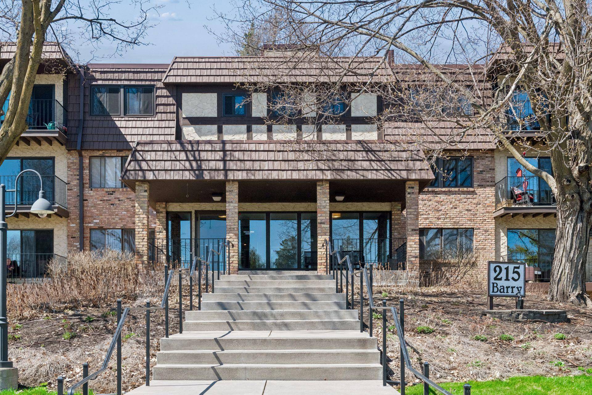 215 Barry AVE S #202, Wayzata, MN 55391