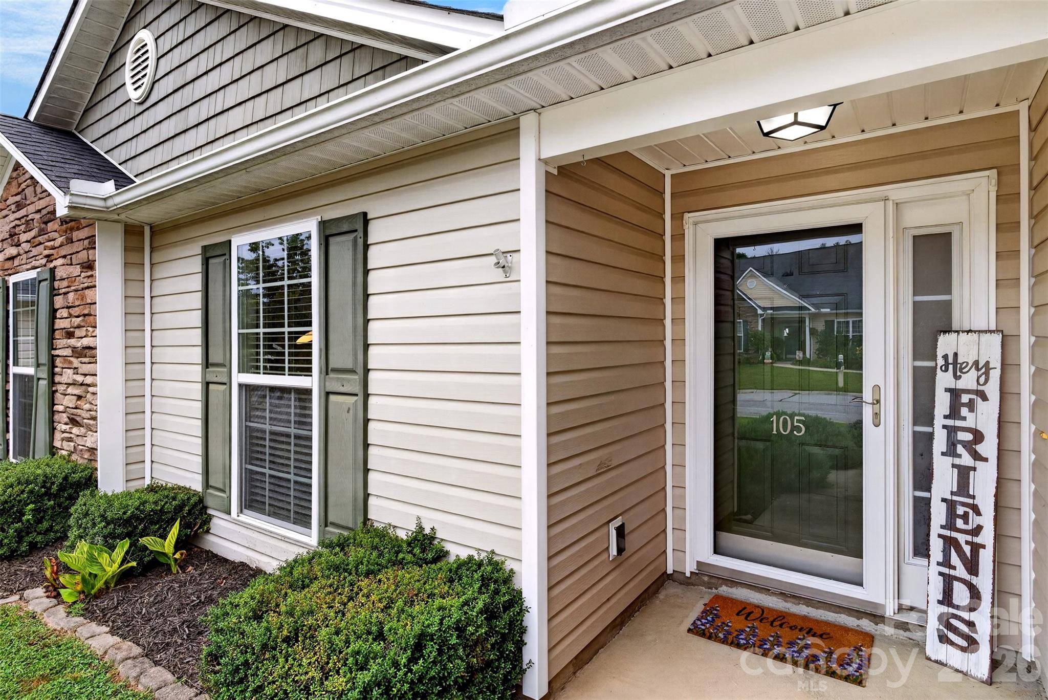 105 Creekwalk LN, Hendersonville, NC 28792