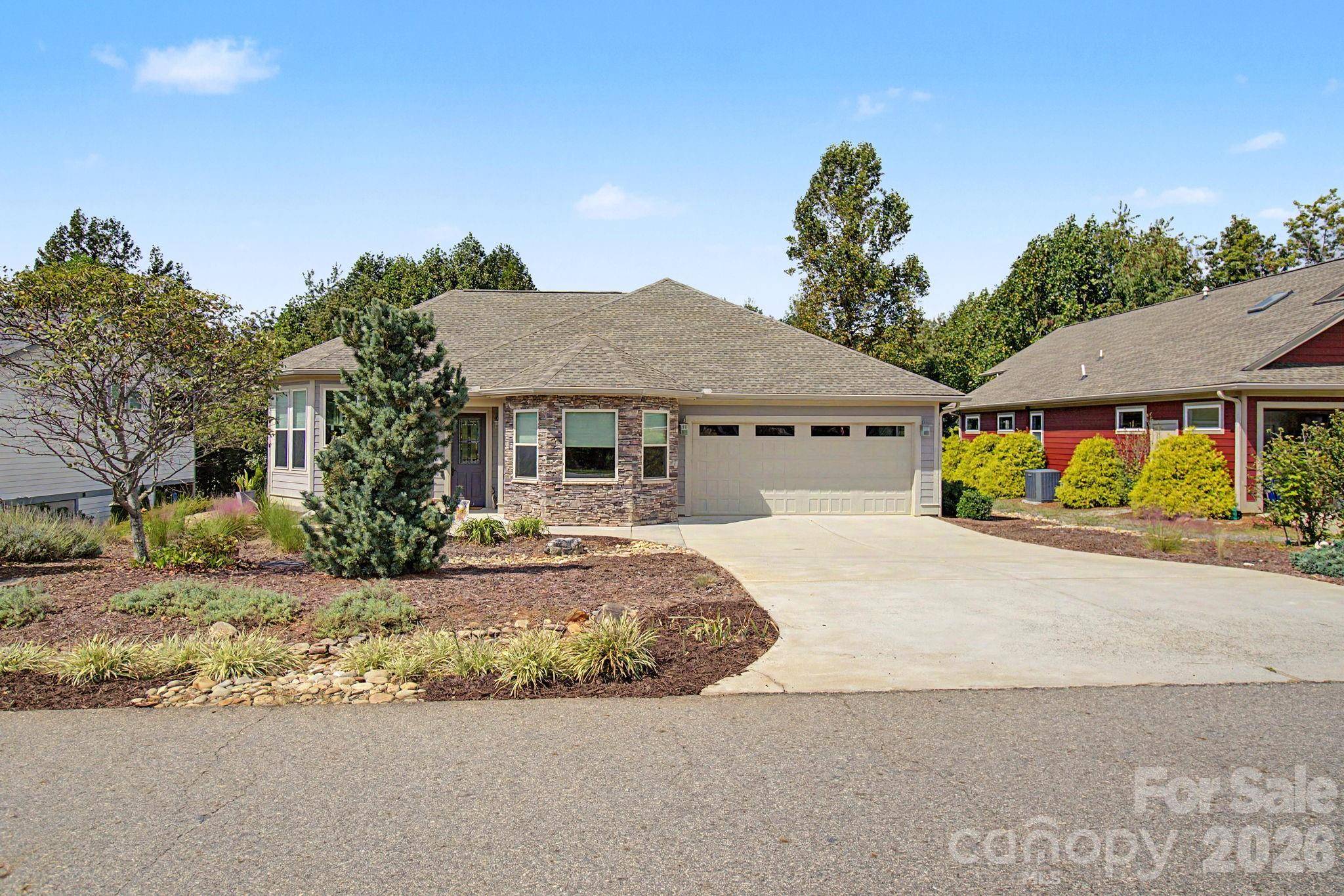 35 Penley Park DR, Weaverville, NC 28787