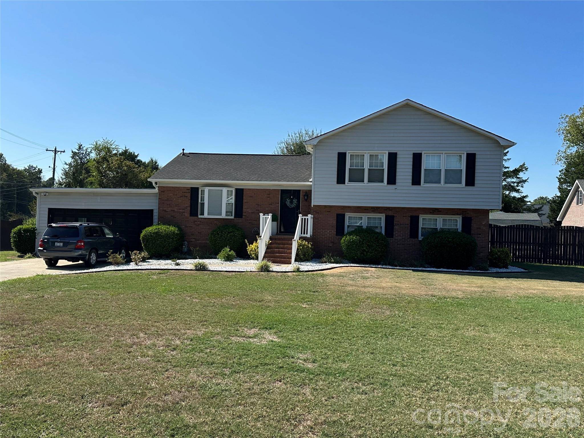 8224 Craighead RD, Harrisburg, NC 28075