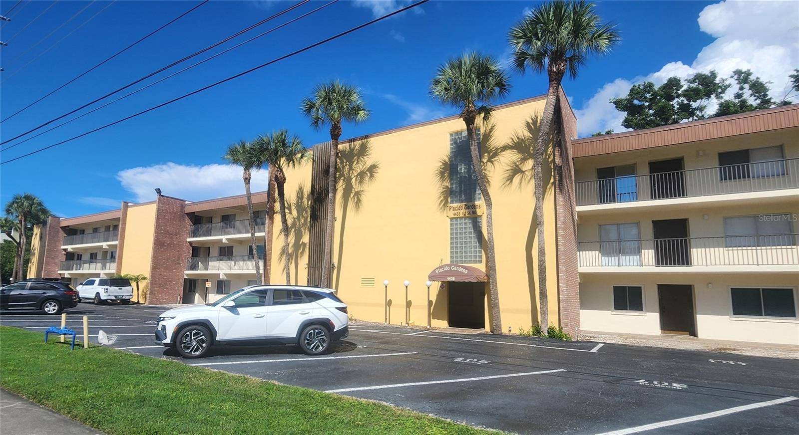4435 1ST ST NE #111, St Petersburg, FL 33703