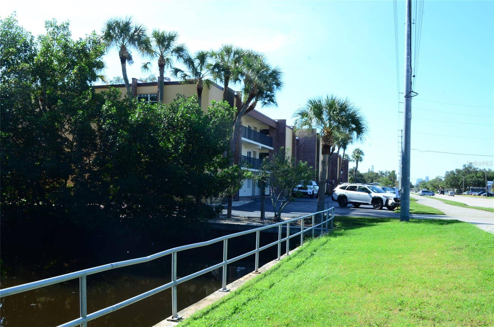 4435 1ST ST NE #111, St Petersburg, FL 33703