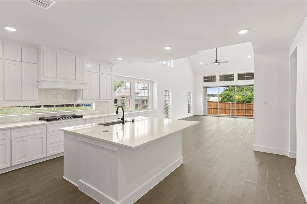 12814 Meadow Glen, Rowlett, TX 75089