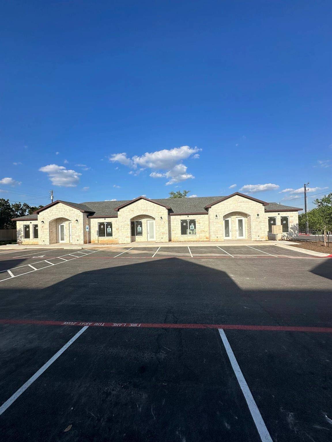 701 Crystal Falls Pkwy PKWY #230, Leander, TX 78641