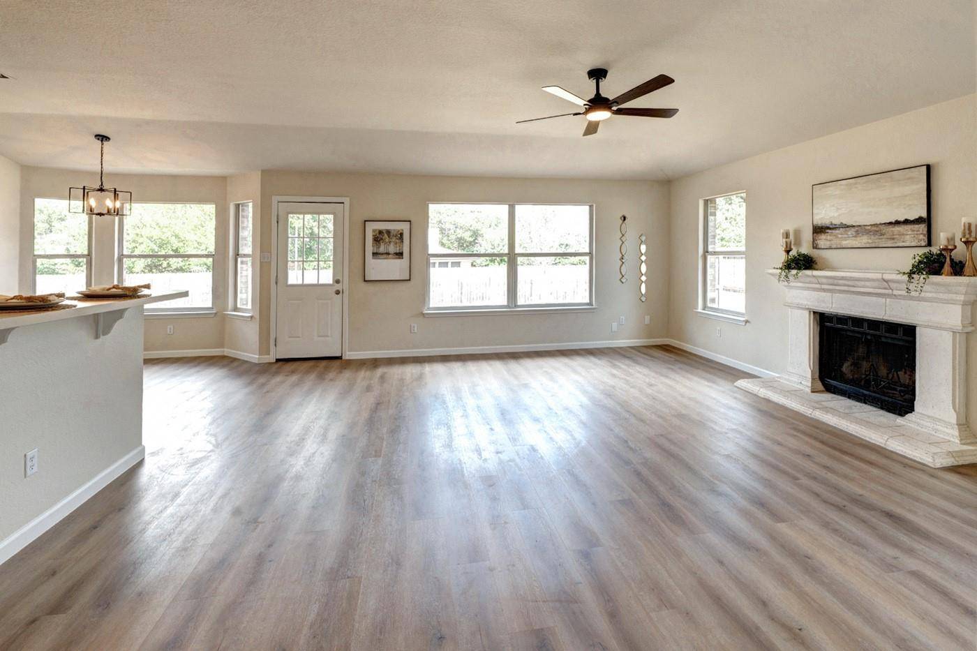 1114 Rolling Ridge DR, Round Rock, TX 78665