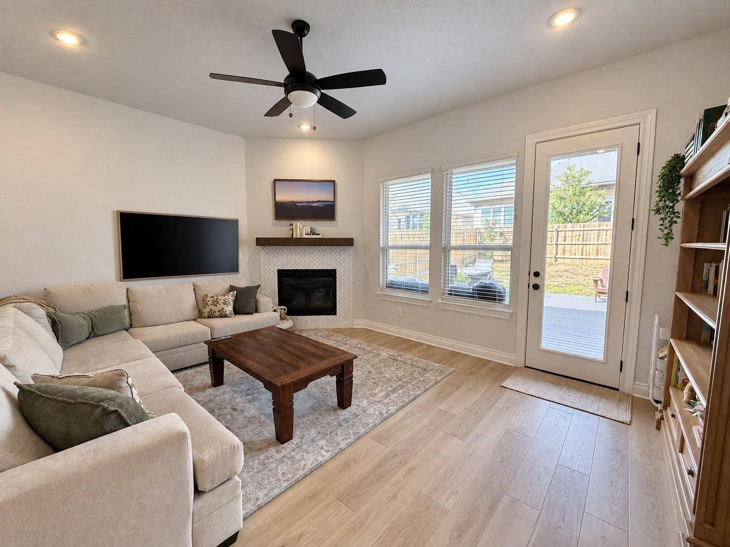336 Darley Oak DR, Dripping Springs, TX 78620