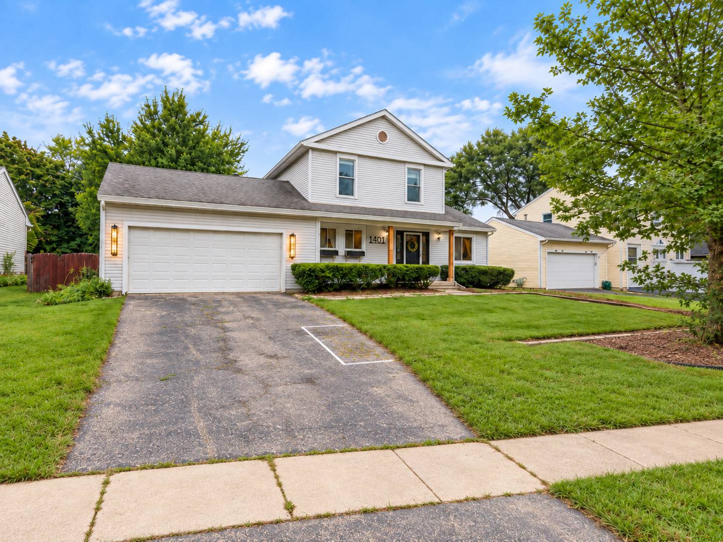1401 Knoll DR, Naperville, IL 60565