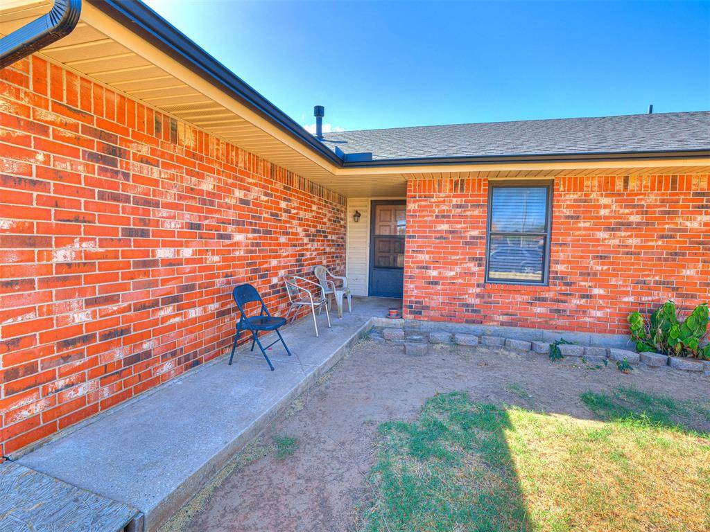 8712 Oakridge DR, Midwest City, OK 73110