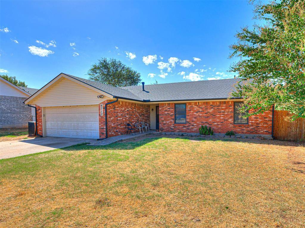 8712 Oakridge DR, Midwest City, OK 73110