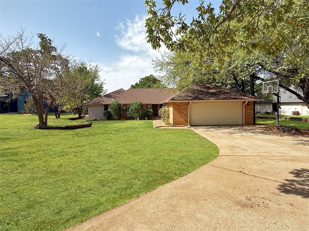 8225 Pleasant Oaks DR, Edmond, OK 73034