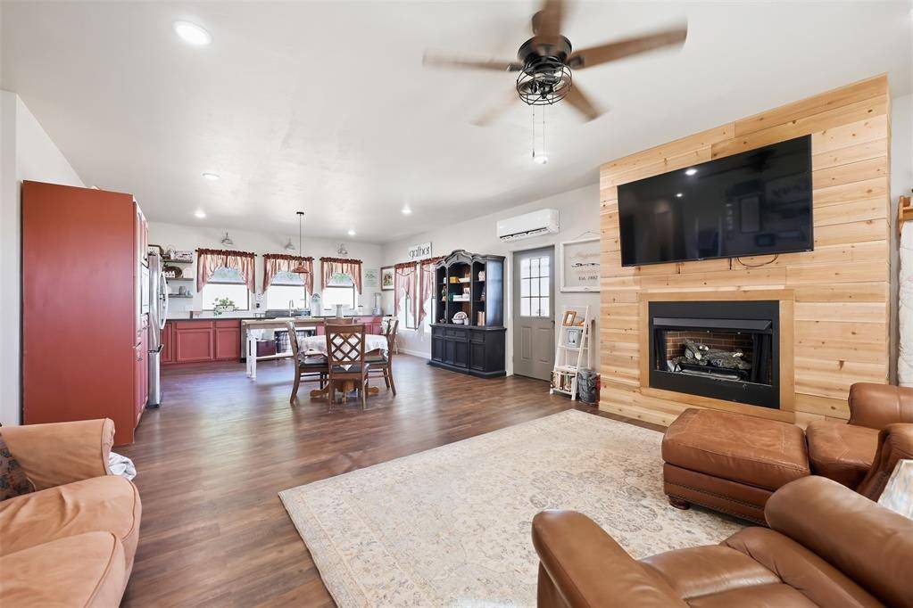 16721 Dover RD, Crescent, OK 73028