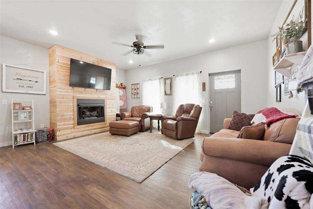 16721 Dover RD, Crescent, OK 73028
