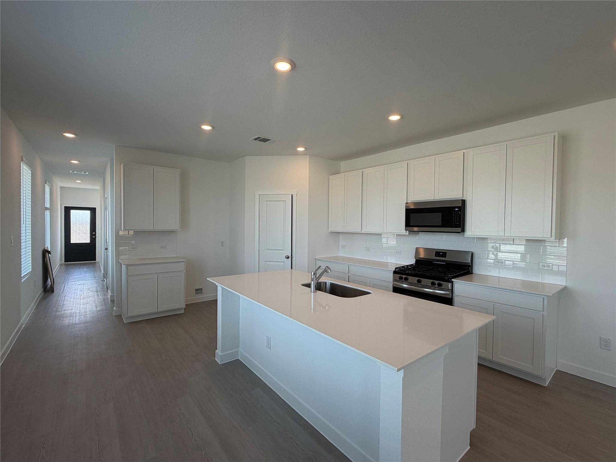 108 Mets WAY, Hutto, TX 78634
