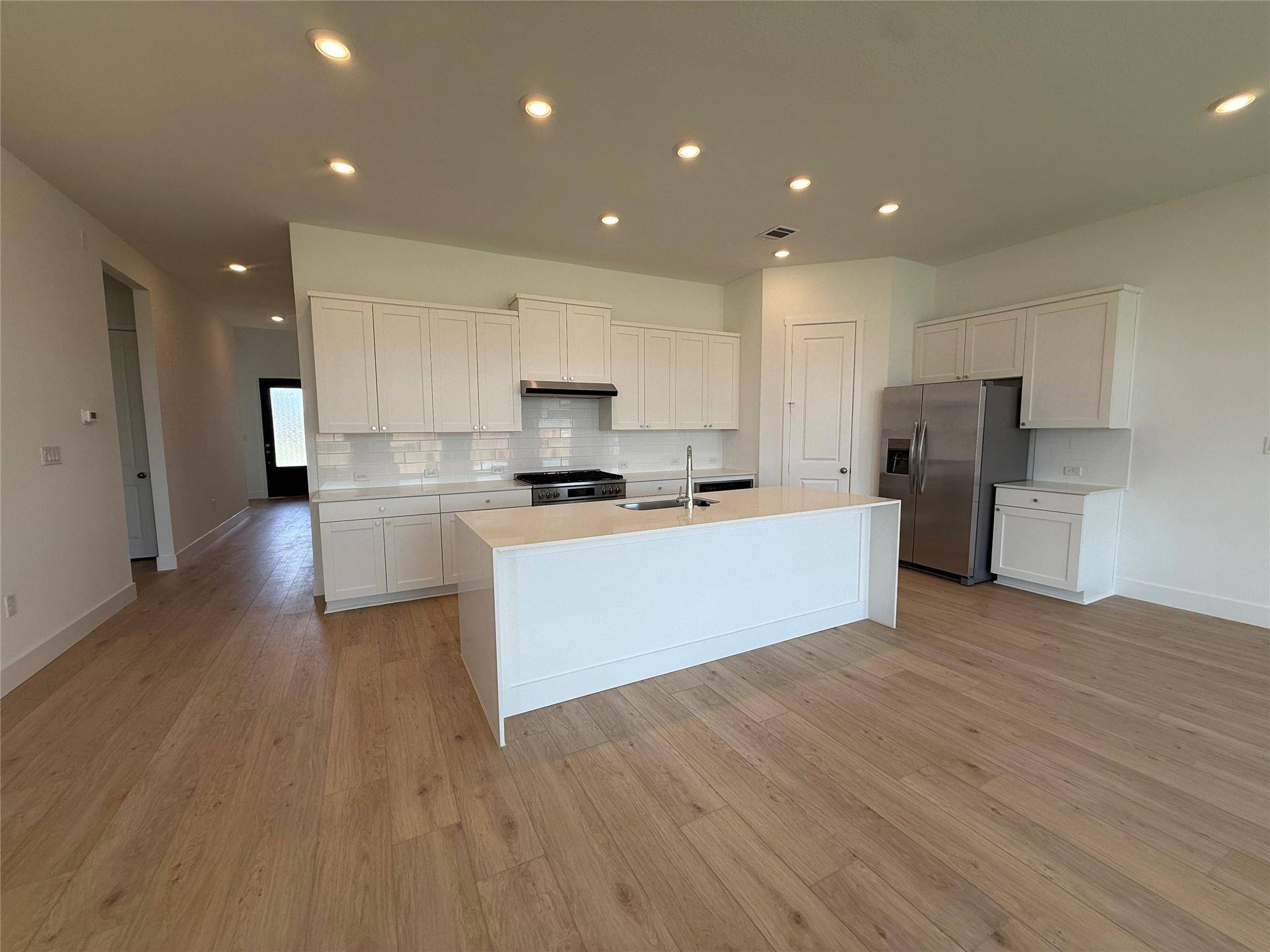 510 Corniche CIR, Hutto, TX 78634