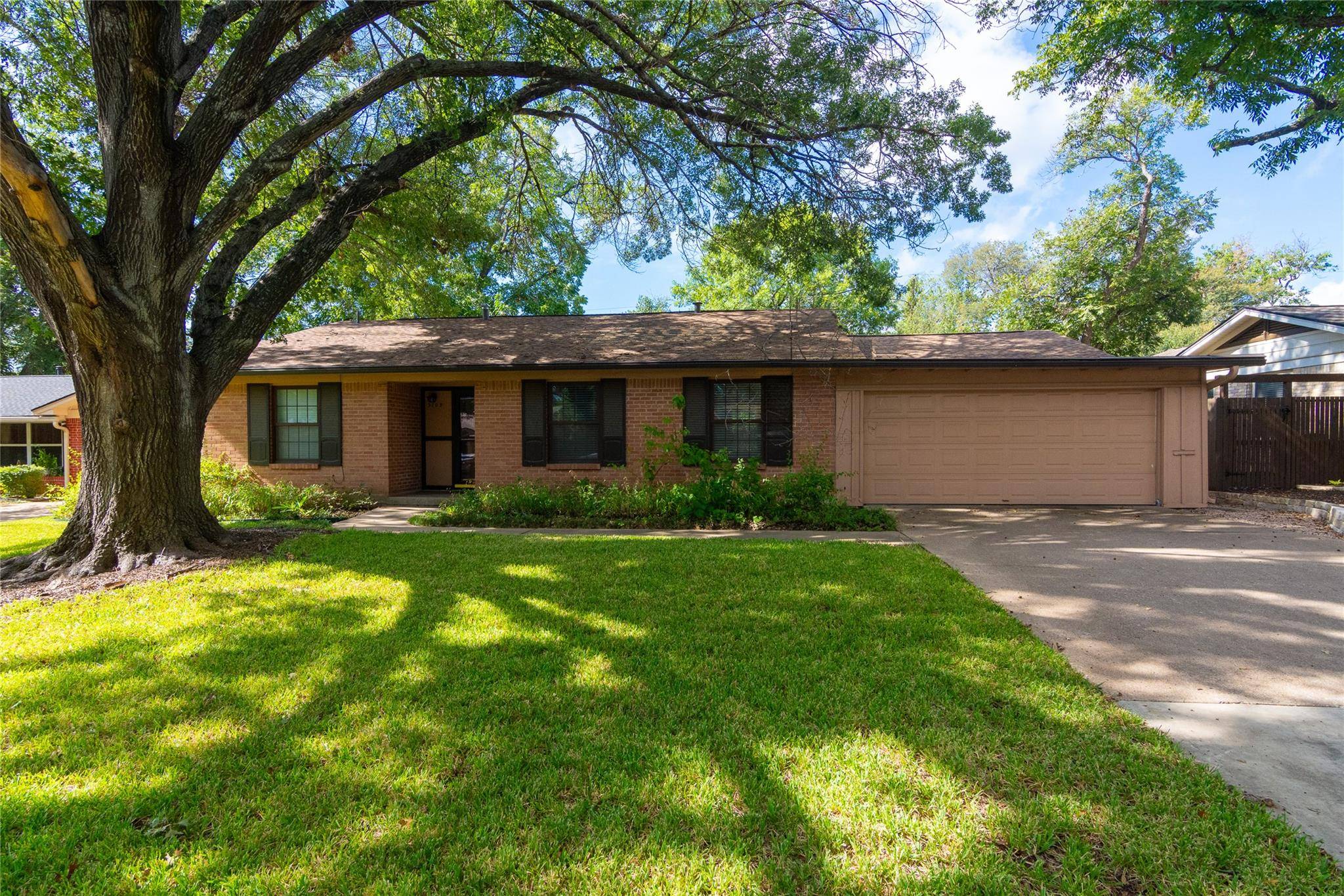 3109 Pinecrest DR, Austin, TX 78757