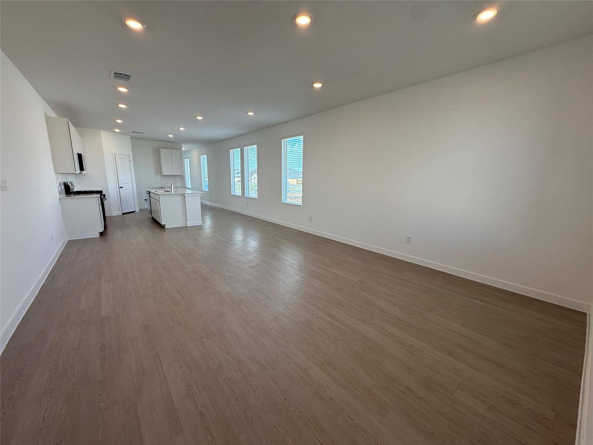 208 Giants PASS, Hutto, TX 78634