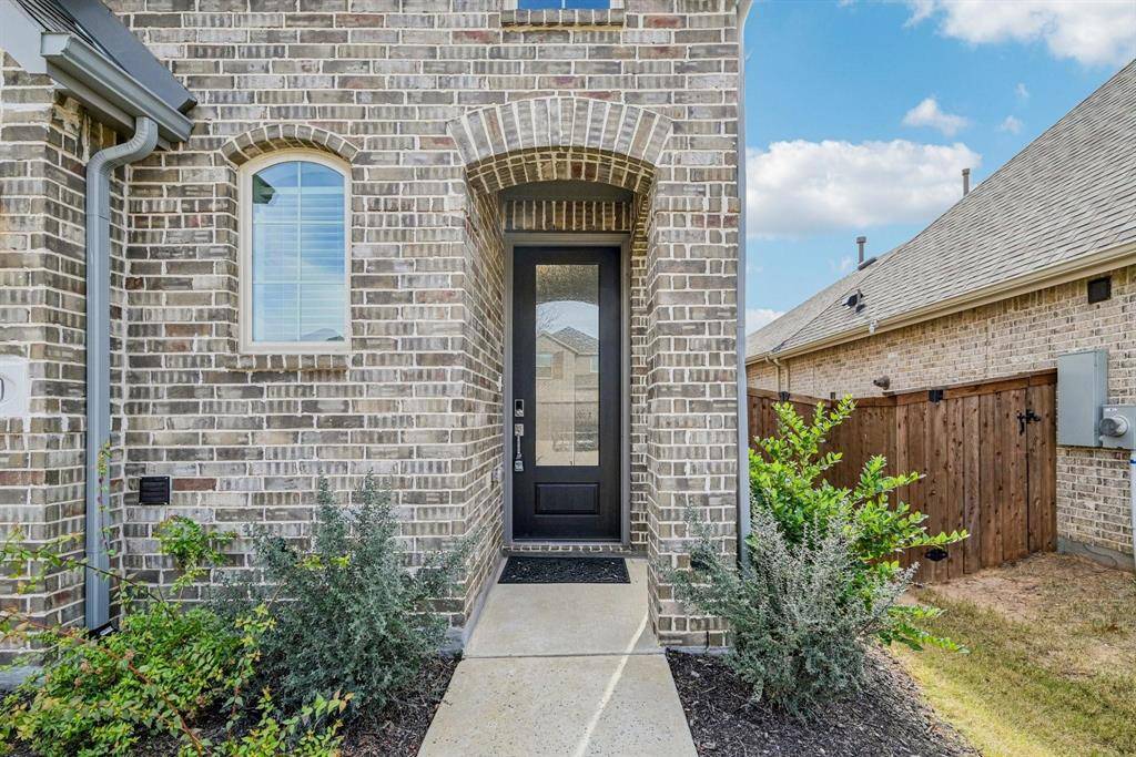 1920 Dappled Grey Avenue, Aubrey, TX 76227