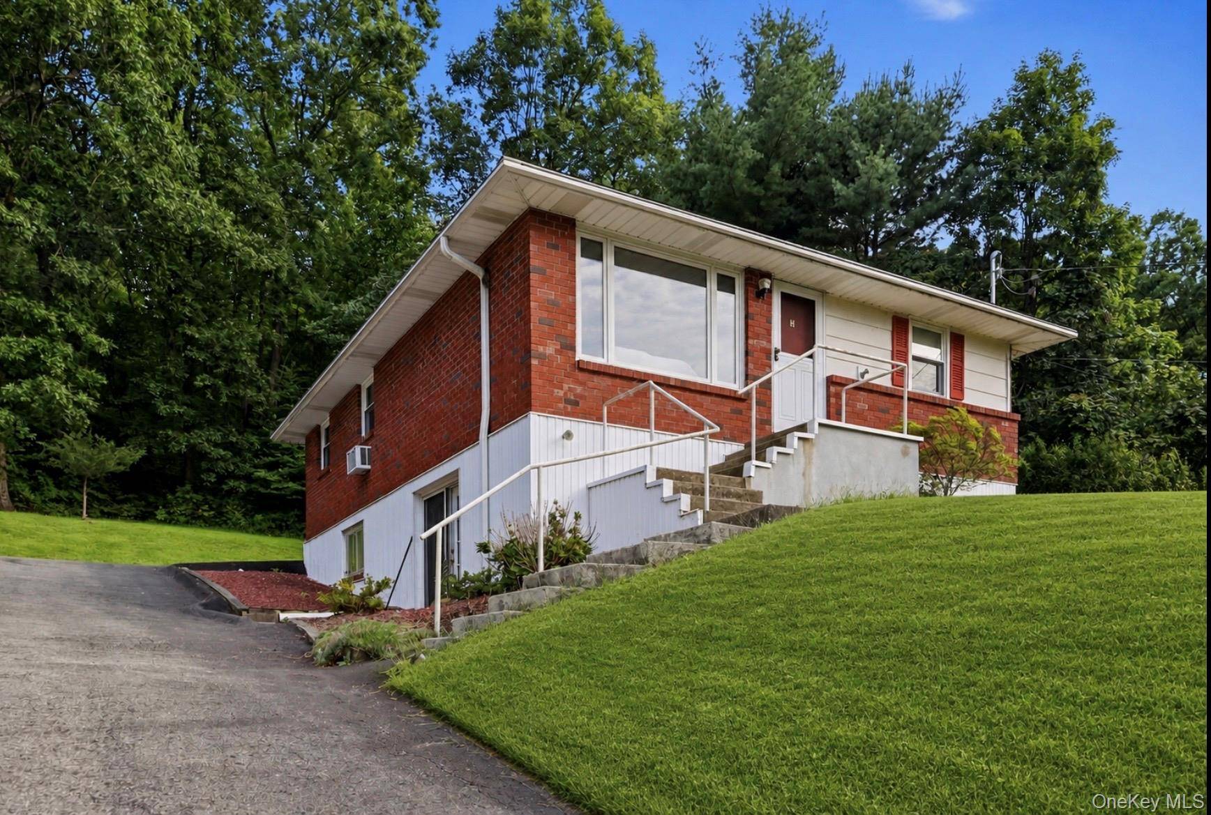 80 Greenwood DR, Beacon, NY 12508