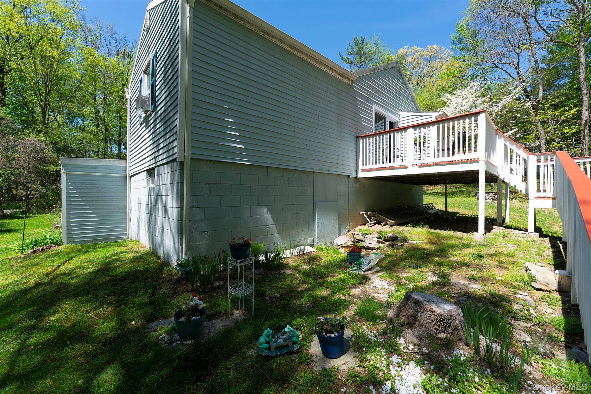 21 Van Dam, Hyde Park, NY 12538