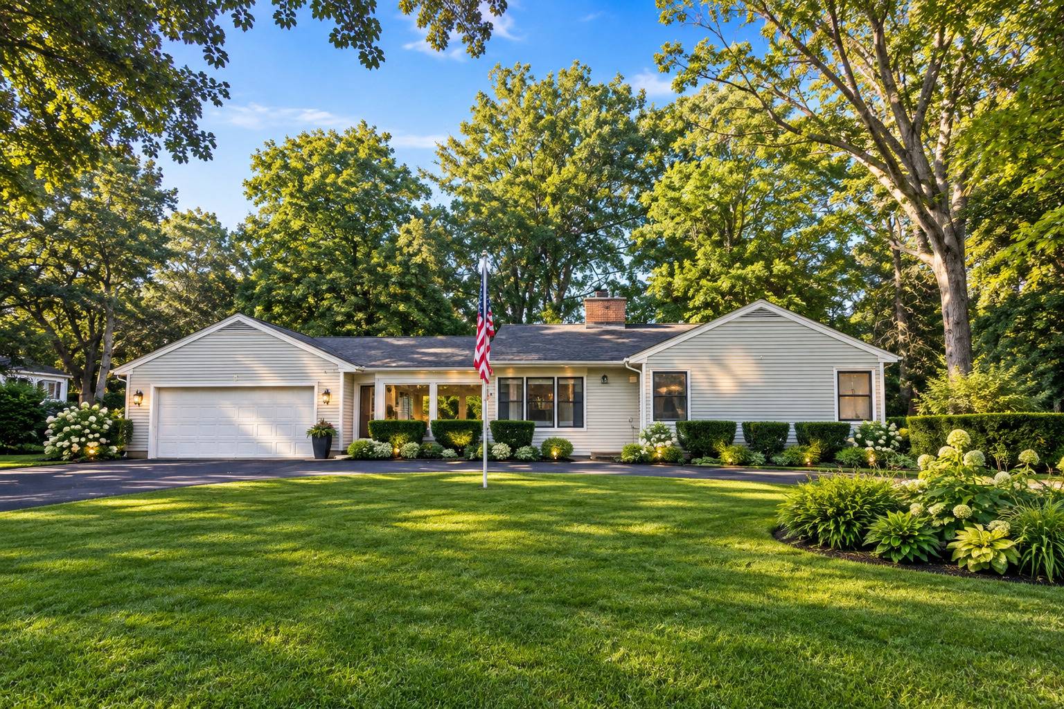 7302 Hillside RD, Crystal Lake, IL 60012