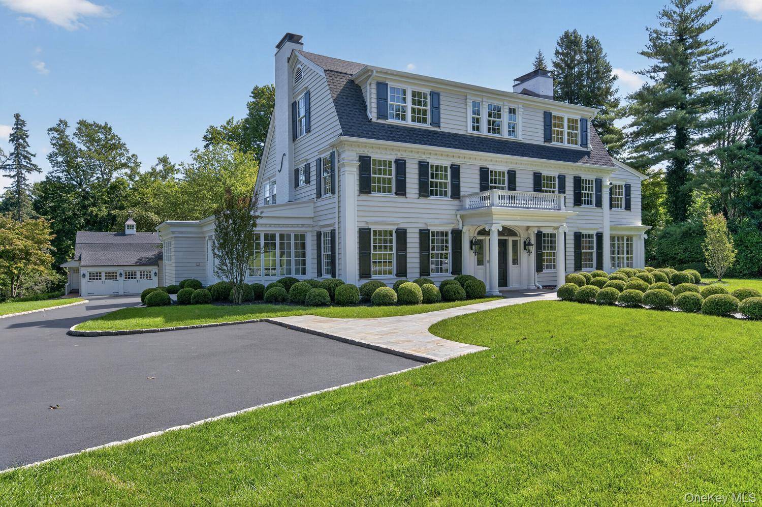30 Brookside DR, Manhasset, NY 11030