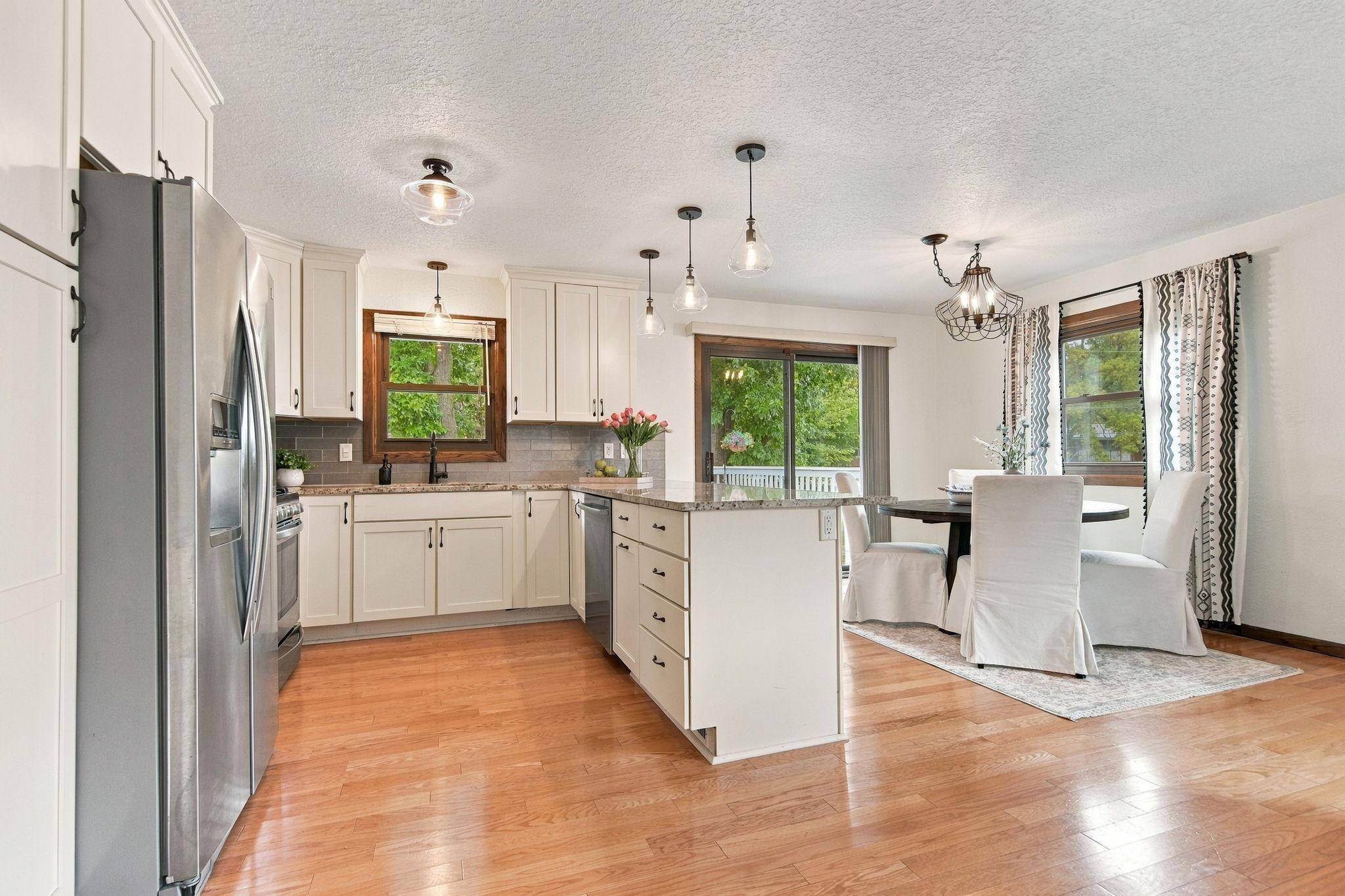 1602 Long Lake RD, New Brighton, MN 55112