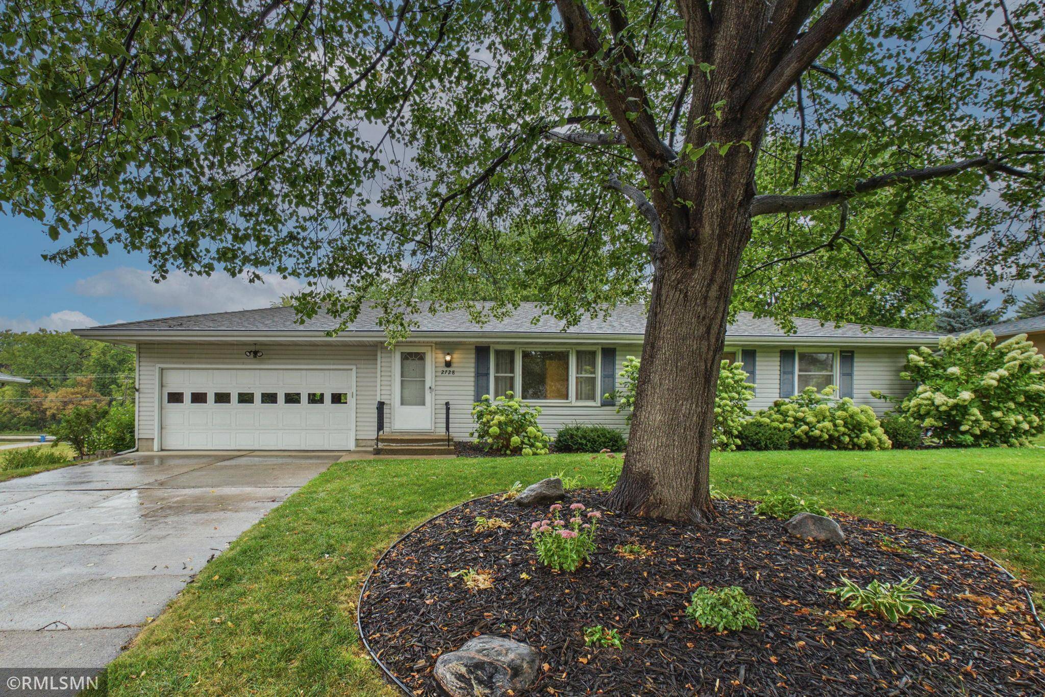 2728 Sunset LN, Burnsville, MN 55337