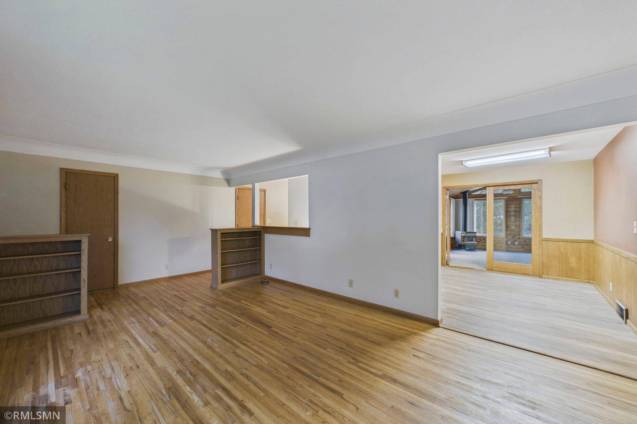 2728 Sunset LN, Burnsville, MN 55337
