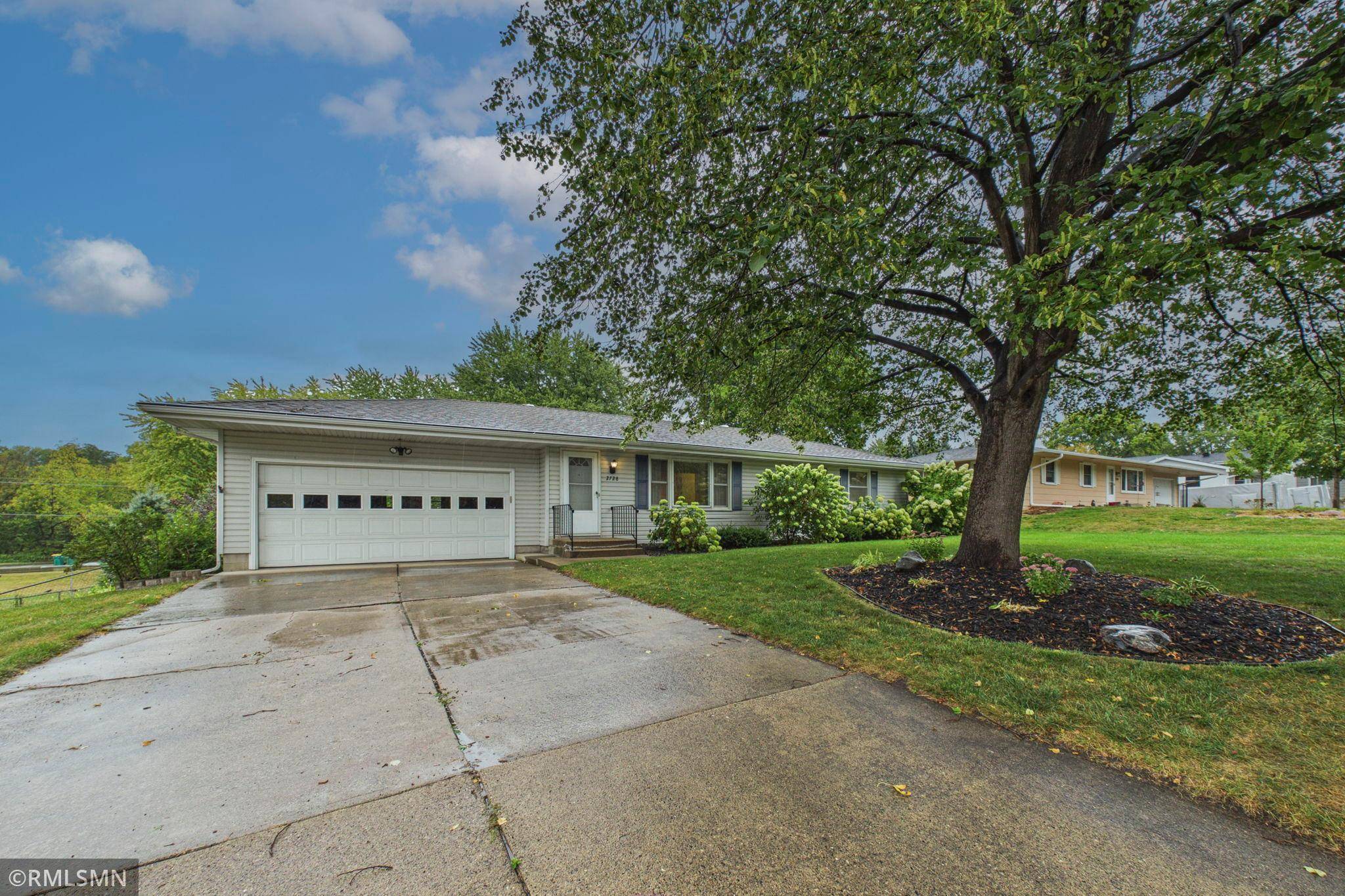 2728 Sunset LN, Burnsville, MN 55337